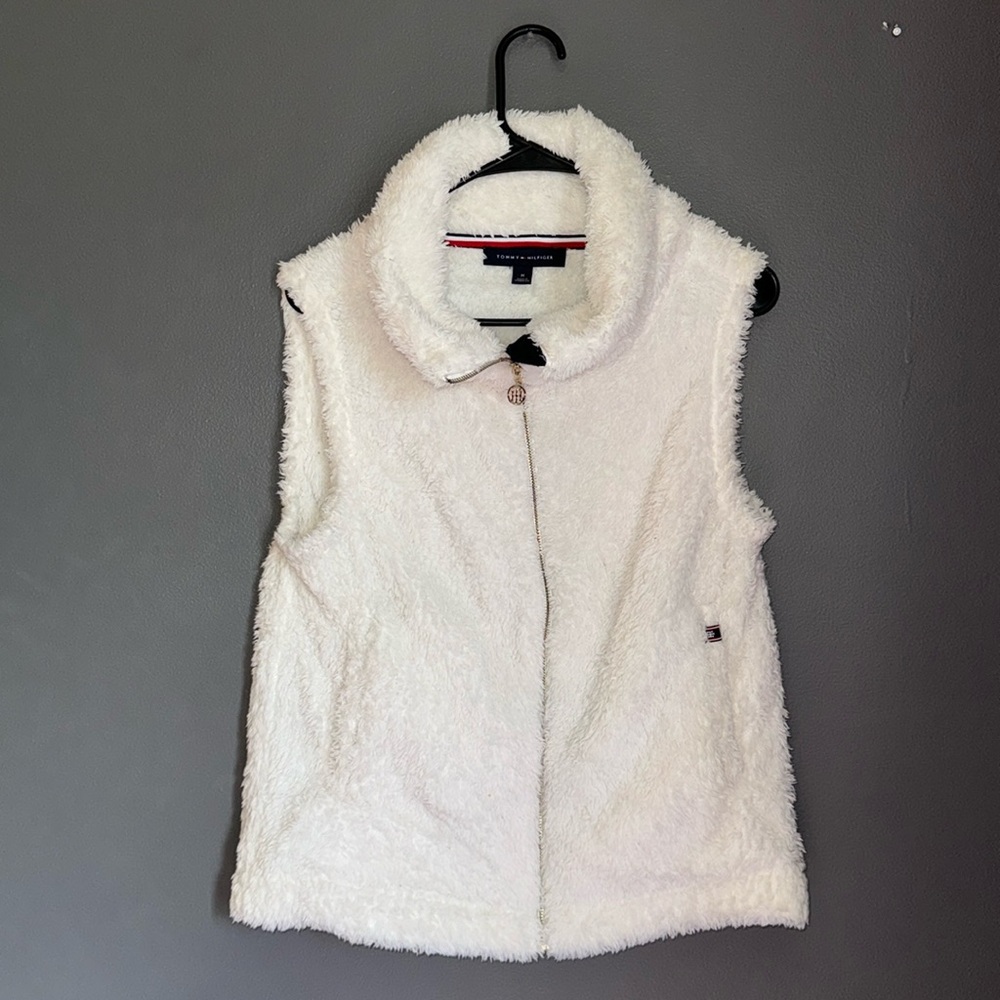 Tommy Hilfiger white sherpa vest size medium